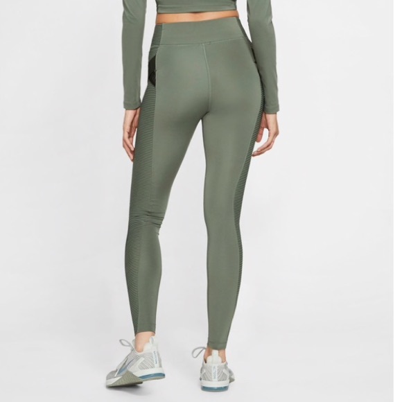 nike pro aeroadapt women's tights